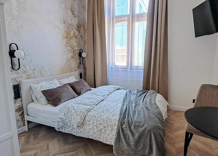 Lion Apartments - Premium Studio With Balcony